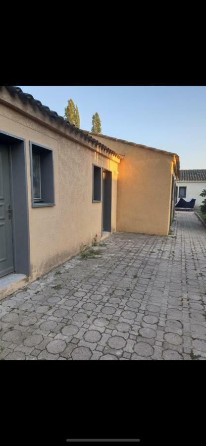 Appartement Les Hameaux Arles Exteriör bild